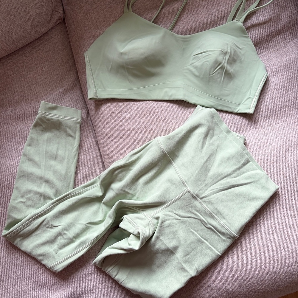 Creamy mint lulu set - like a cloud bra and align leggings
